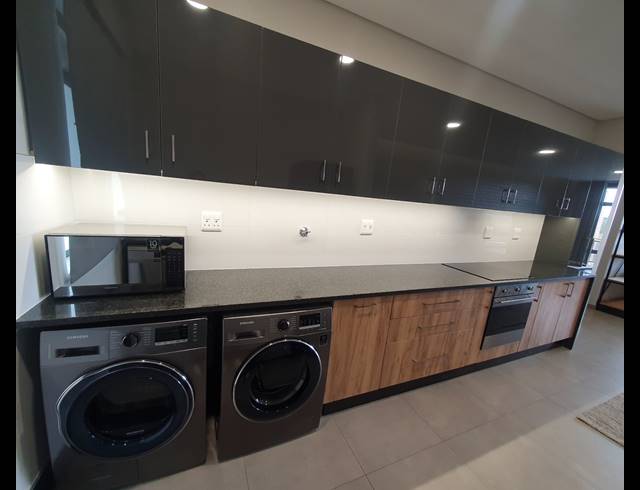 2 BEDROOM APARTMENT FOR SALE IN MENLO PARK